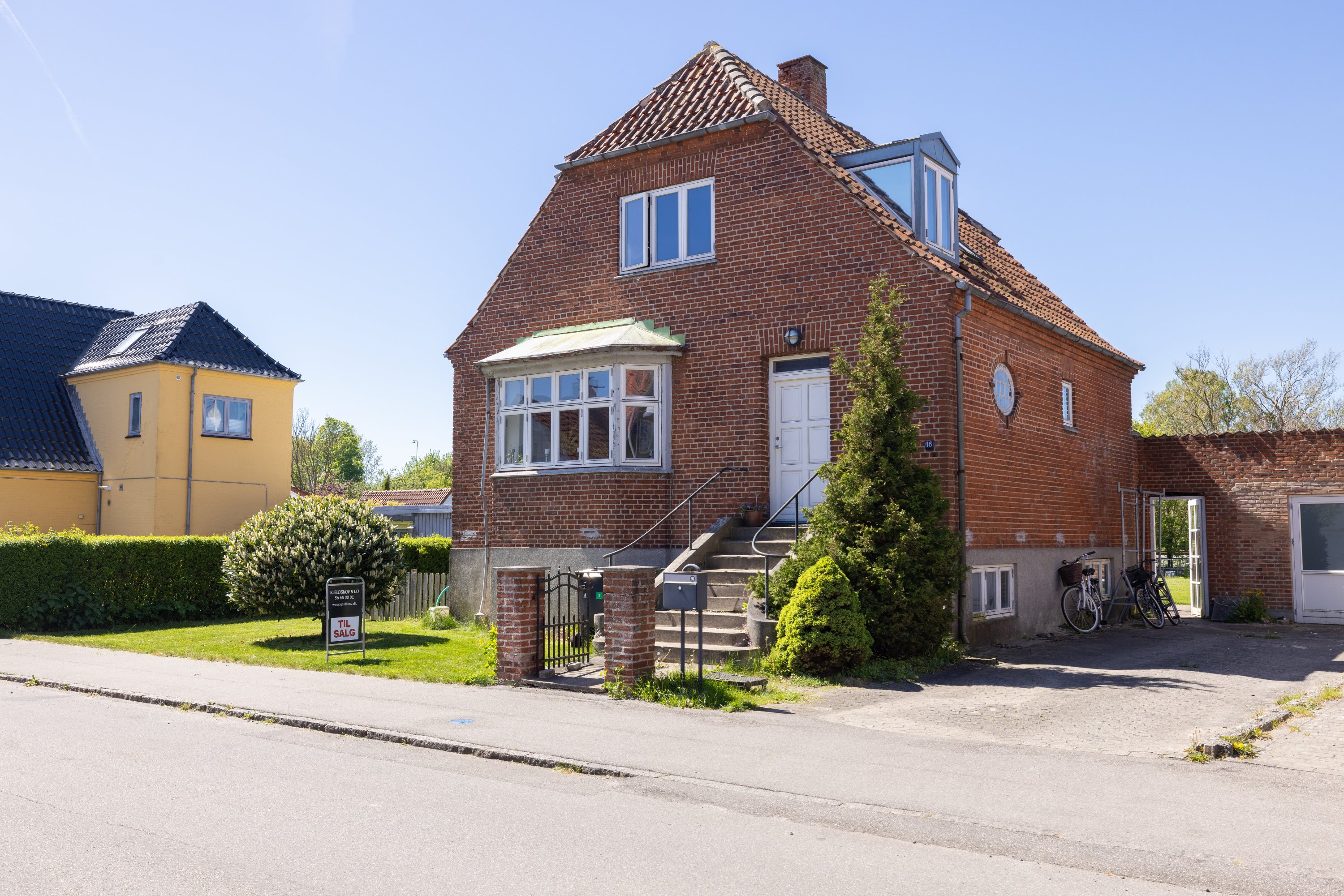 Forkælet murermestervilla med atmosfære - Kjeldskov & Co.